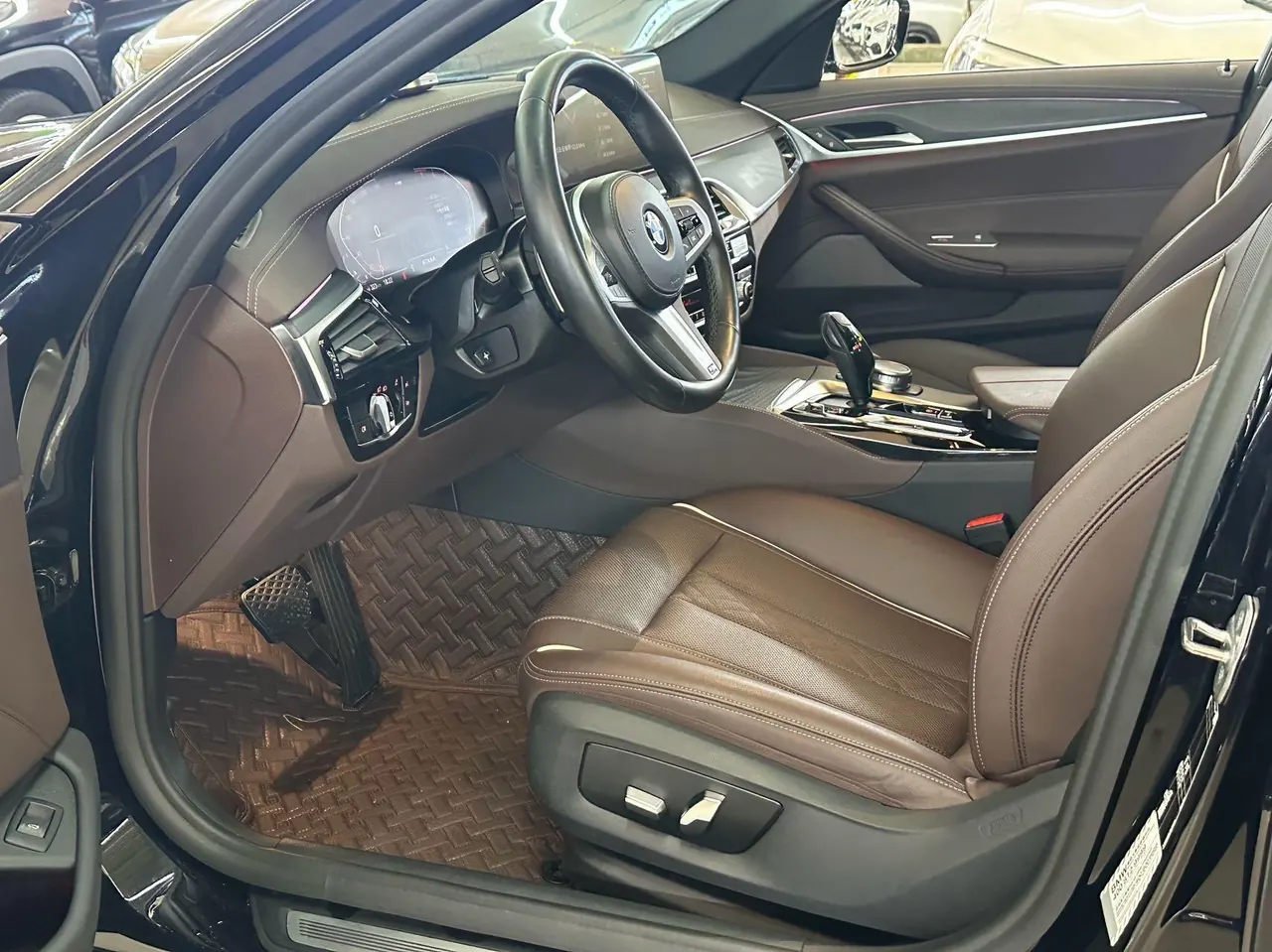 BMW 5 Series 2022 530Li 2.0T Leading M Sports Suit (Change 2) Automatic Gear 6