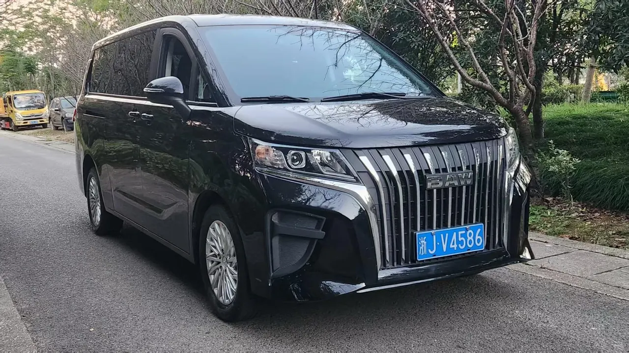 BAIC 2023 Ace M7 2.0 Long Axis Creative 7-seat Automatic Gear 3