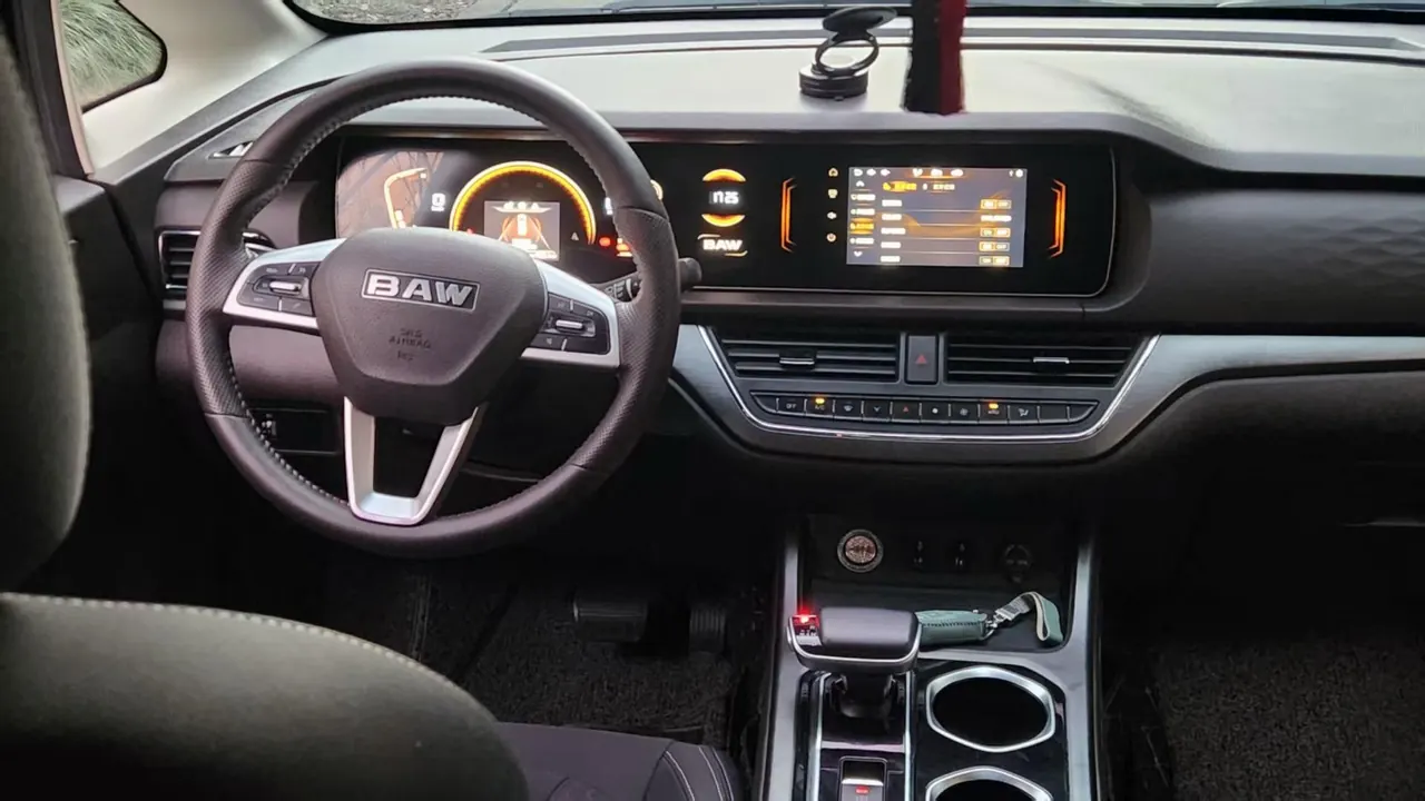 BAIC 2023 Ace M7 2.0 Long Axis Creative 7-seat Automatic Gear 6