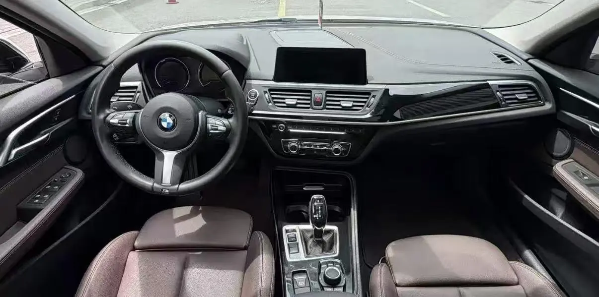 BMW 1 Series 2020 120i 1.5T M Sports Suit Automatic Gear 4
