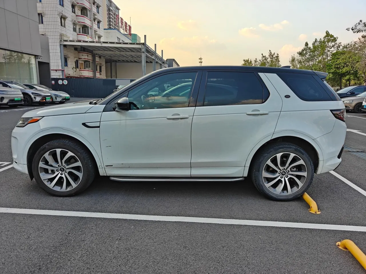 Land Rover 2020 Discovery Sports Edition 48V 2.0T 249PS R-Dynamic S Performance Edition Automatic Gear 2