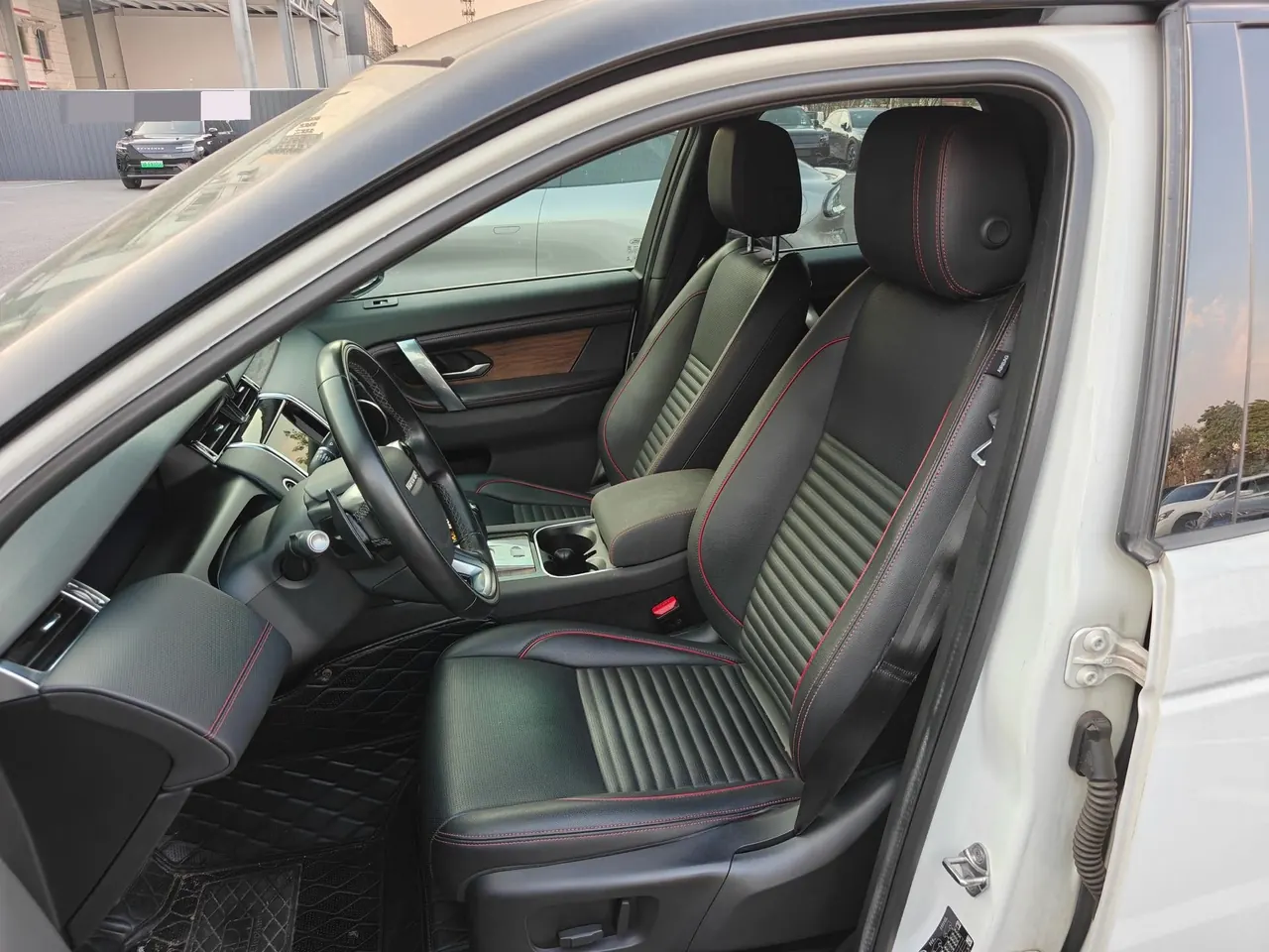 Land Rover 2020 Discovery Sports Edition 48V 2.0T 249PS R-Dynamic S Performance Edition Automatic Gear 3