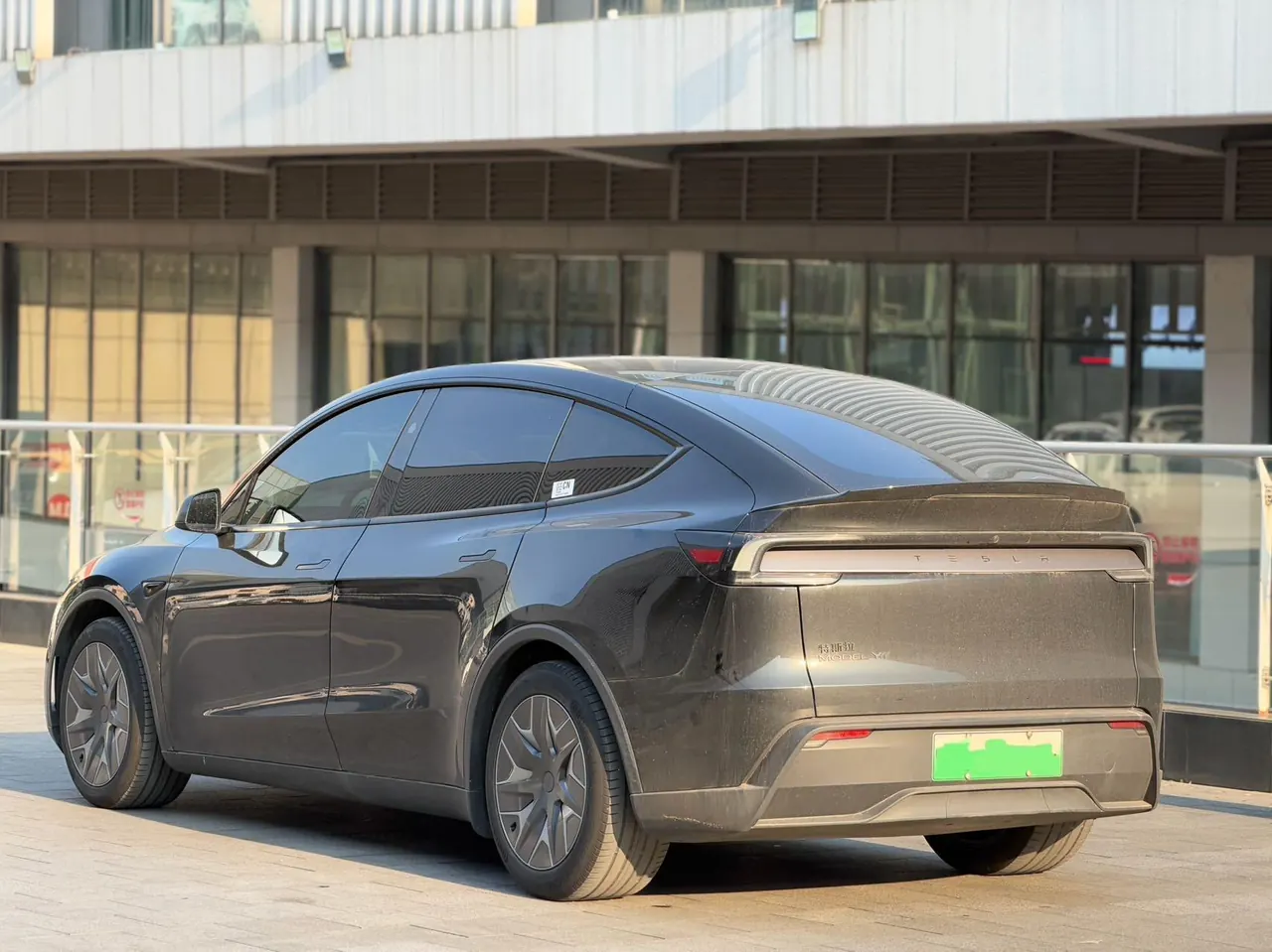 Tesla 2025 Model Y L Long Endurance All-Wheel Drive Automatic Transmission 2