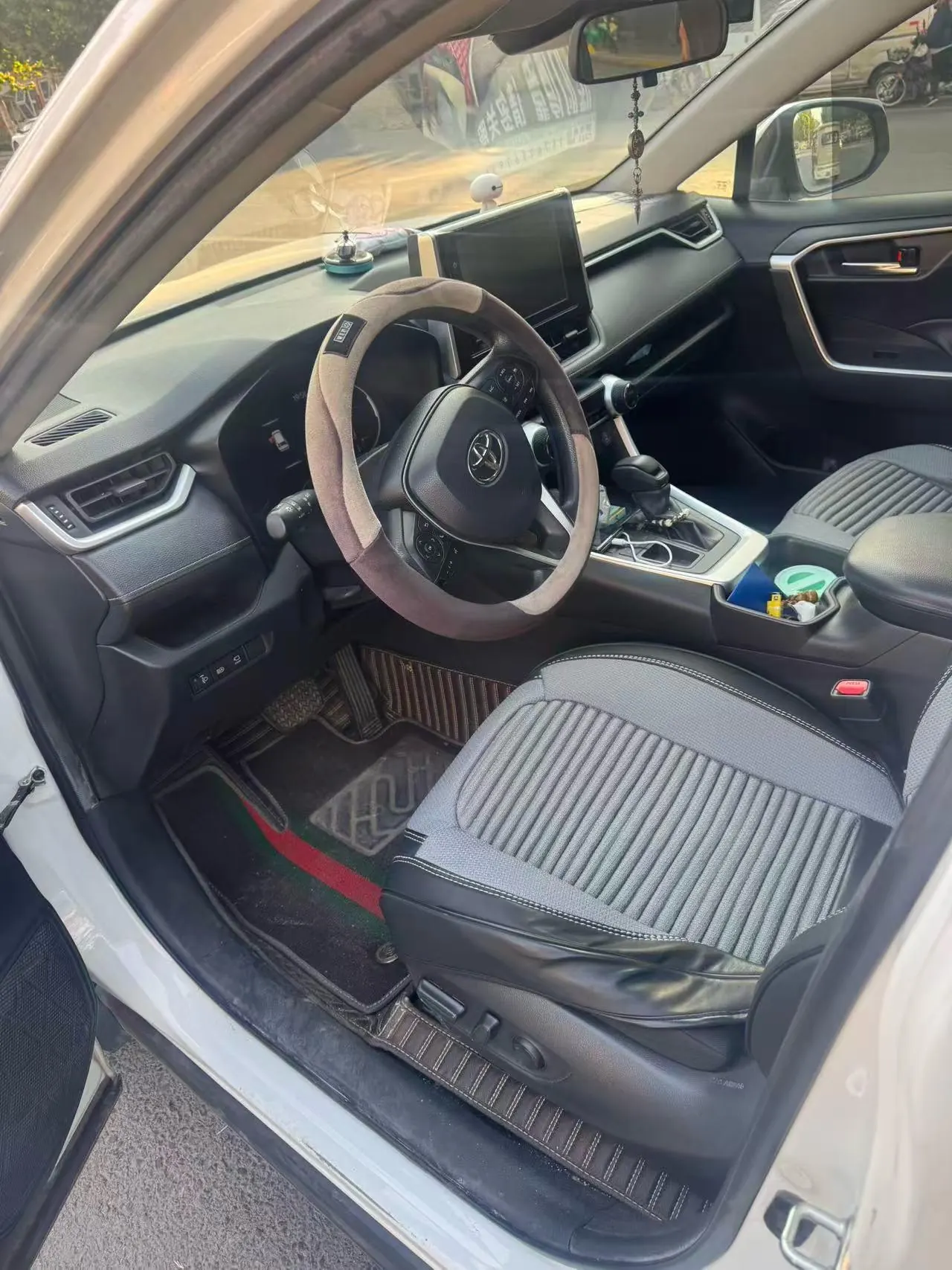Toyota 2020 RAV4 Rongbo 2.0 Stepless Two-Drive Fashion Edition Automatic Gear 6