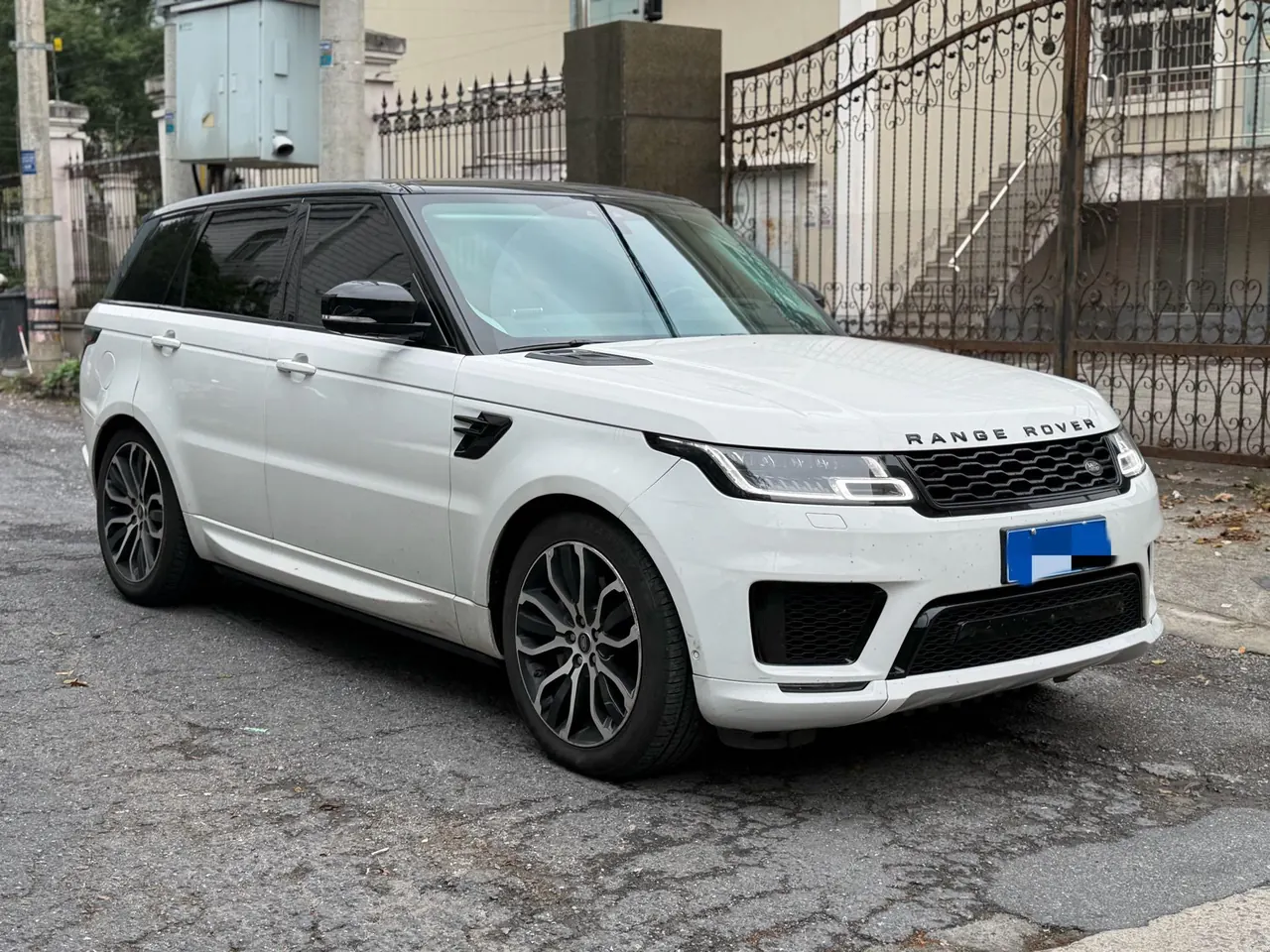 Land Rover Range Rover Sport Edition (Imported) 2021 Range Rover Sport Edition 48V 3.0T L6 Yao Black Edition Automatic Gear 4