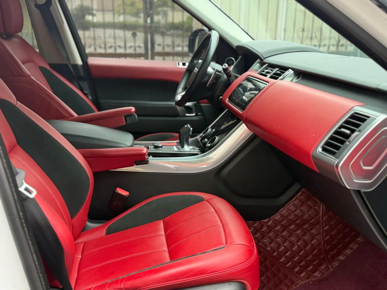 Land Rover Range Rover Sport Edition (Imported) 2021 Range Rover Sport Edition 48V 3.0T L6 Yao Black Edition Automatic Gear 7