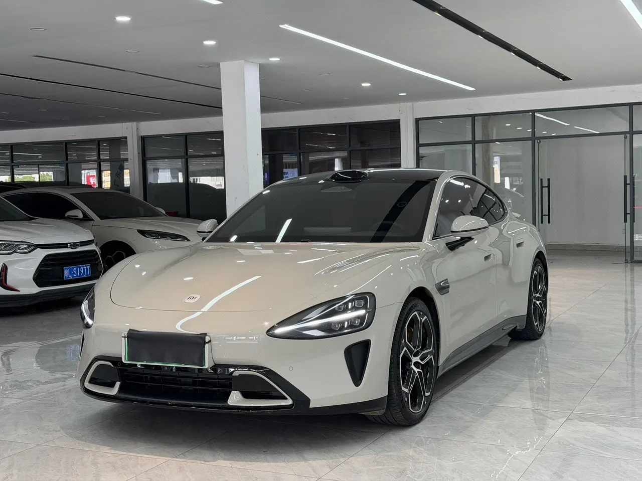 MI 2024 SU 7 830km Rear Drive Ultra Long Endurance High-end Smart Drive Pro Edition Automatic Gear - View 1