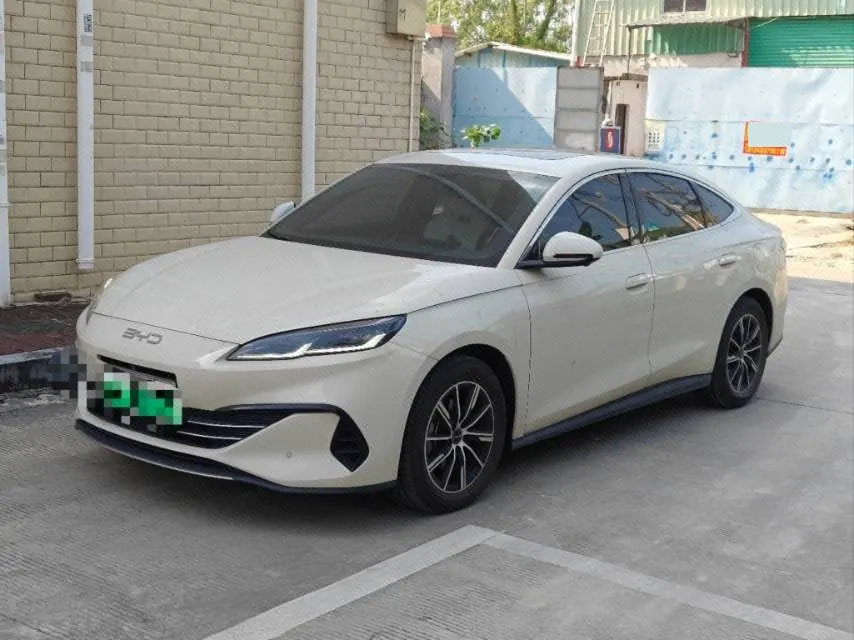 BYD 2024 Seal 06 DM-i 1.5 Stepless 120KM Honorable Automatic Gear - View 1