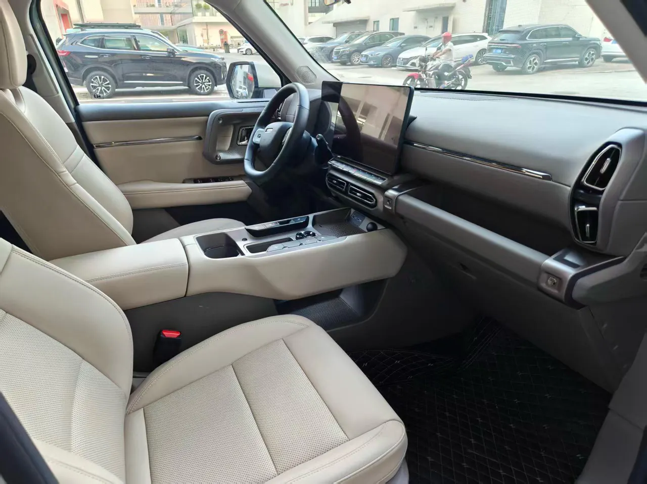 Haval 2026 big dog PLUS Hi4 1.5T 150km tidal wave electric version automatic gear 10