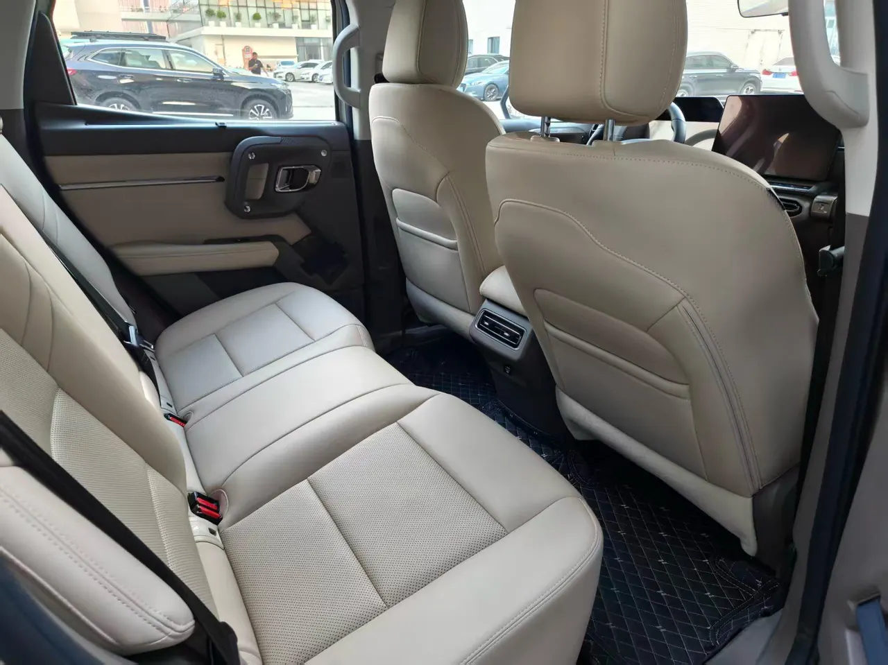 Haval 2026 big dog PLUS Hi4 1.5T 150km tidal wave electric version automatic gear 9