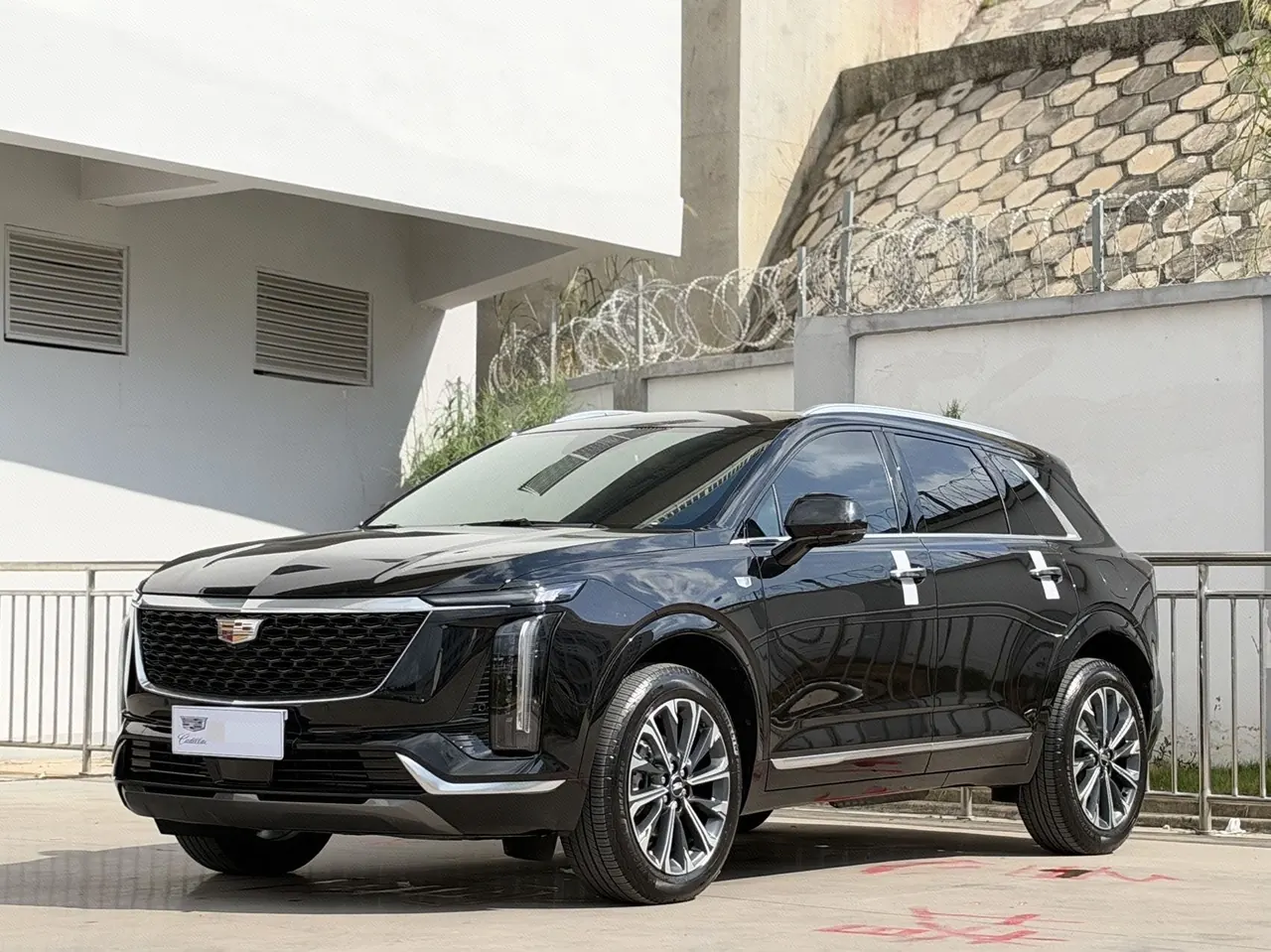 Cadillac 2026 XT5 48V 2.0T Metropolitan Automatic Gear - View 1