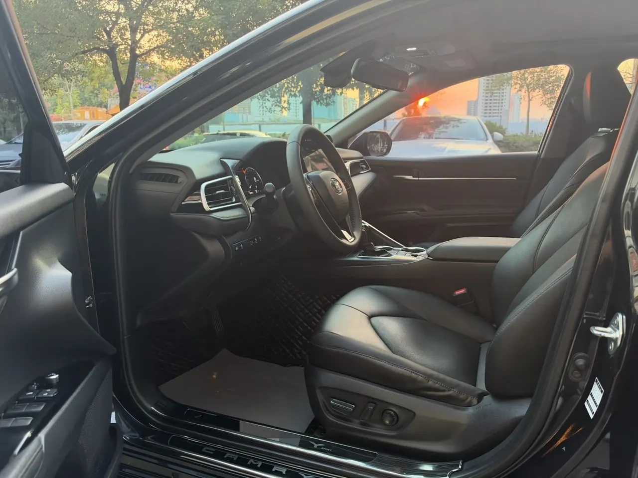Toyota 2021 Camry 2.5G Deluxe Edition Automatic Gear 4