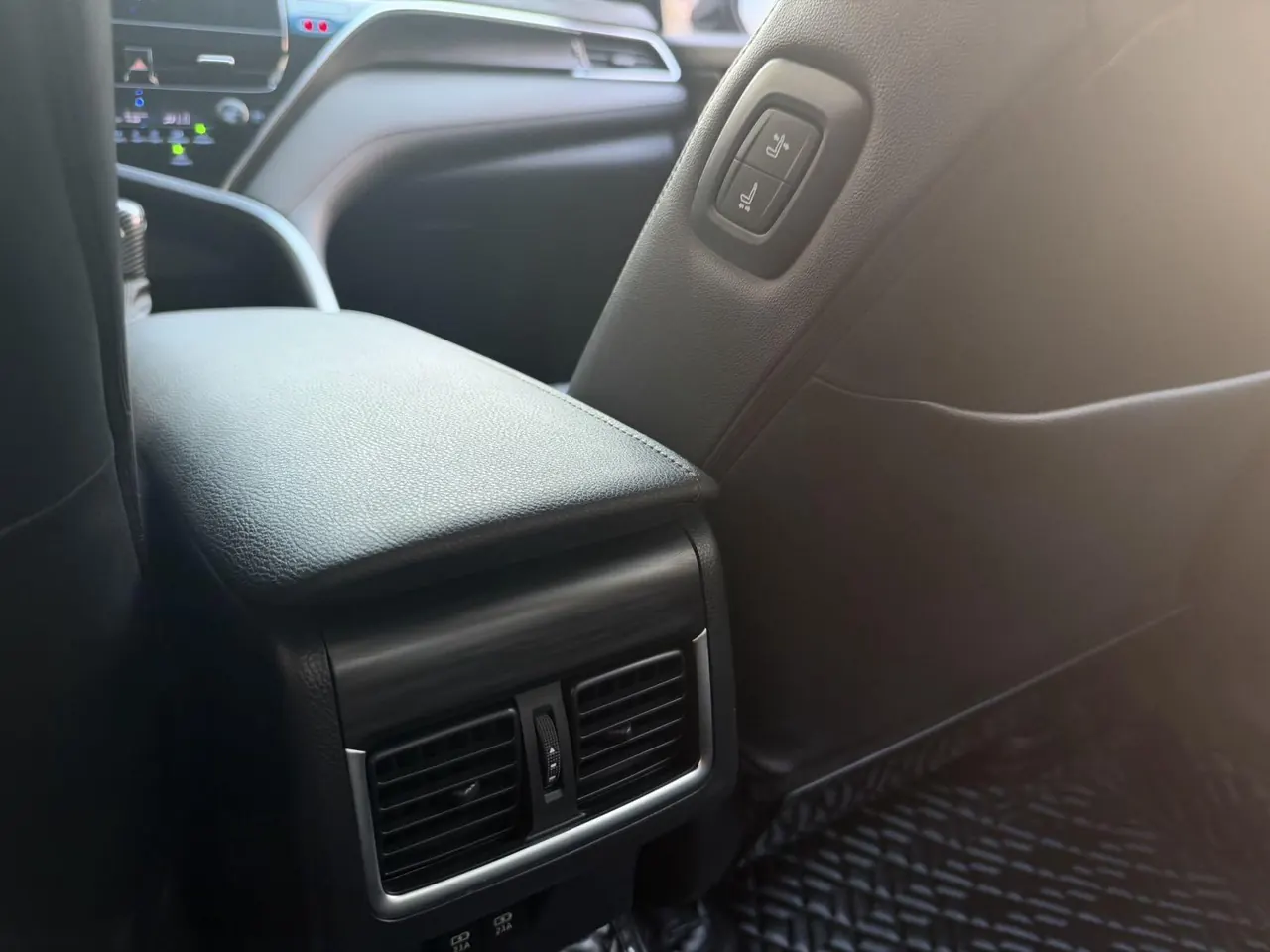 Toyota 2021 Camry 2.5G Deluxe Edition Automatic Gear 8