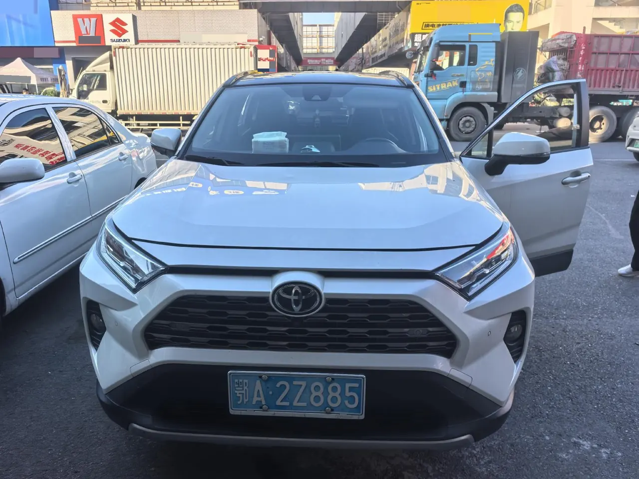 Toyota 2021 RAV4 2.0 four-wheel drive manual gear 2
