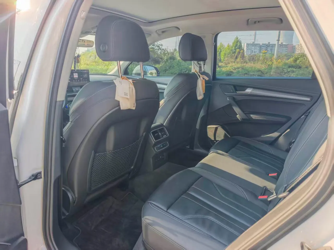 Audi 2021 Q5L 2.0TFSI 40TFSI into the life version of the automatic gear 5