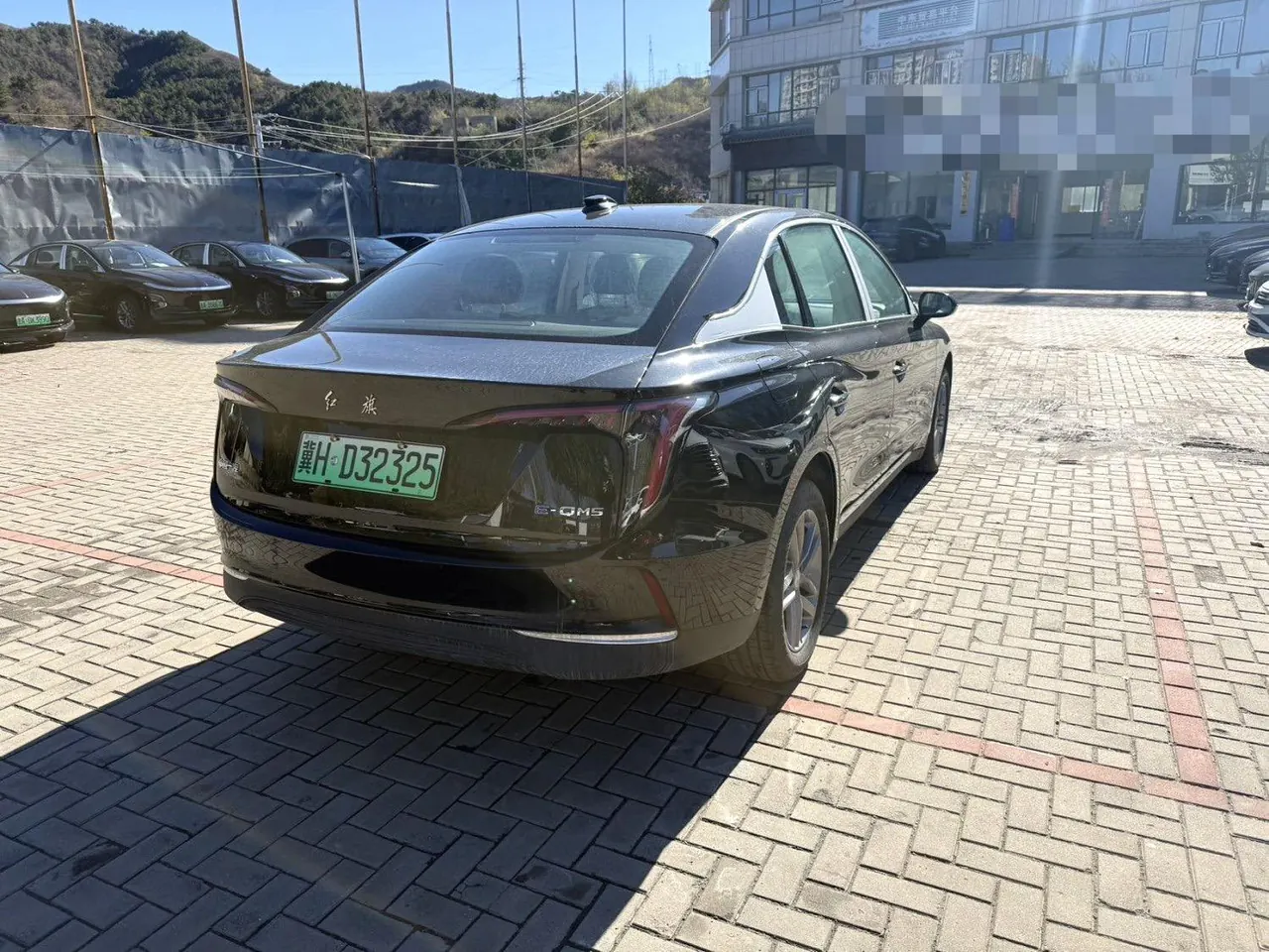 HongQi 2025 E-QM 5 500km Travel Edition Automatic Gear 3