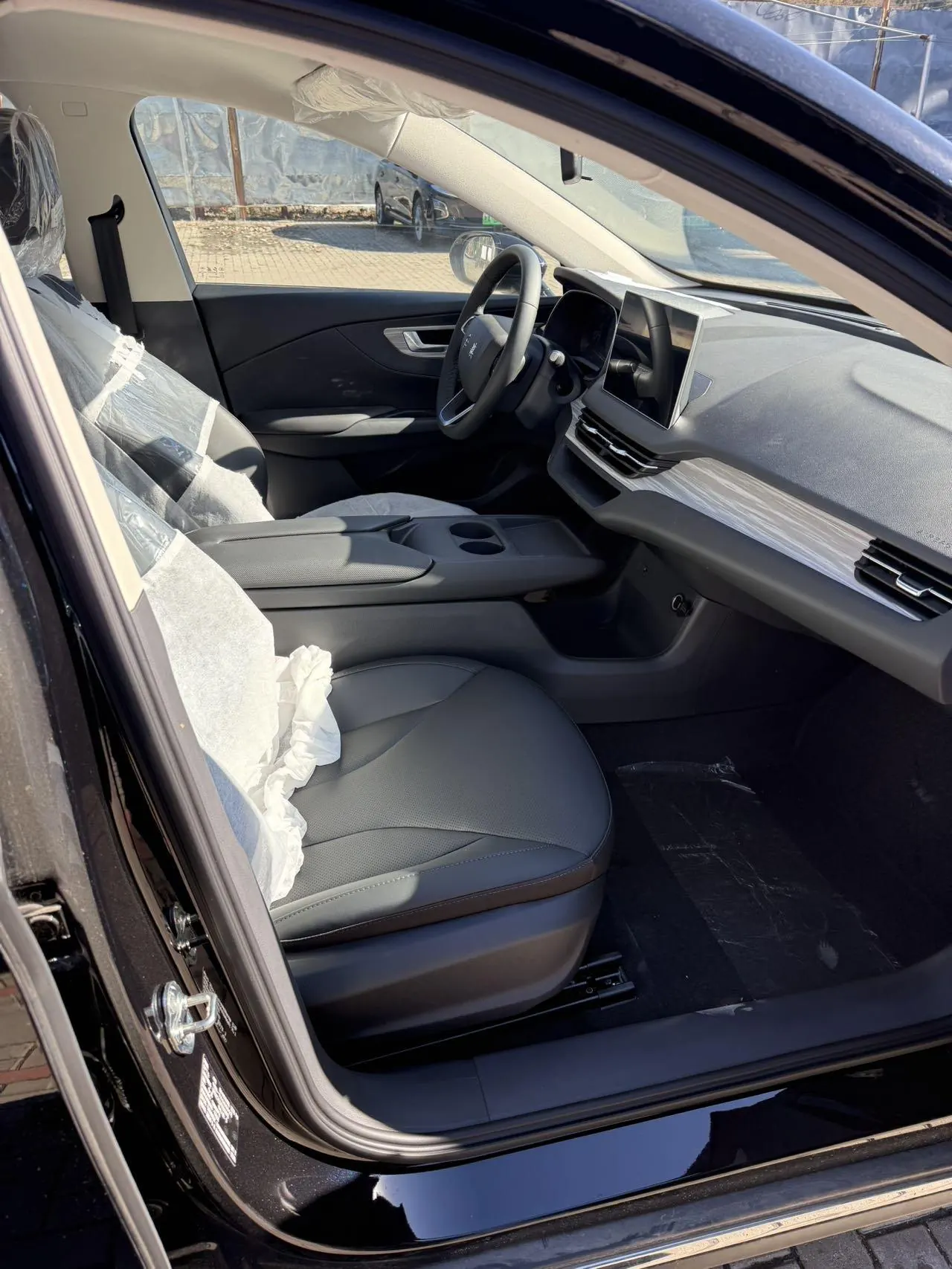 HongQi 2025 E-QM 5 500km Travel Edition Automatic Gear 8
