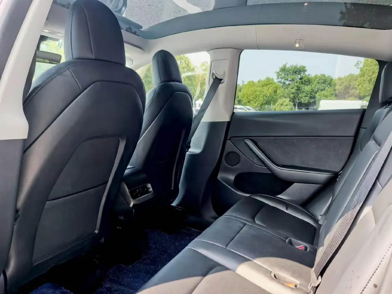 Tesla 2021 Model Y Standard Endurance Rear Drive Automatic Gear 4