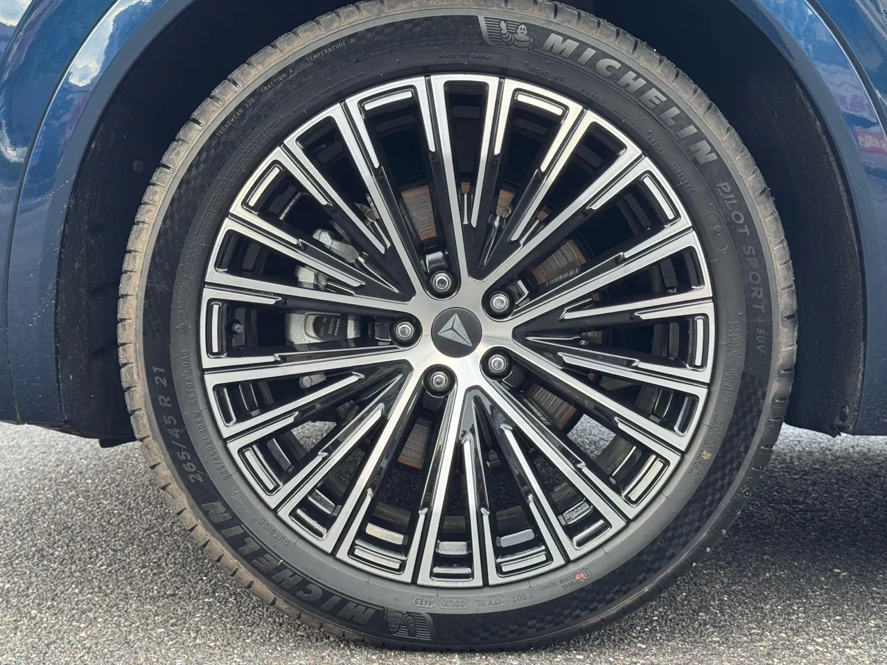 ChangAn Deepal 2025 S09 four-wheel drive Ultra high-fixed automatic gear 2