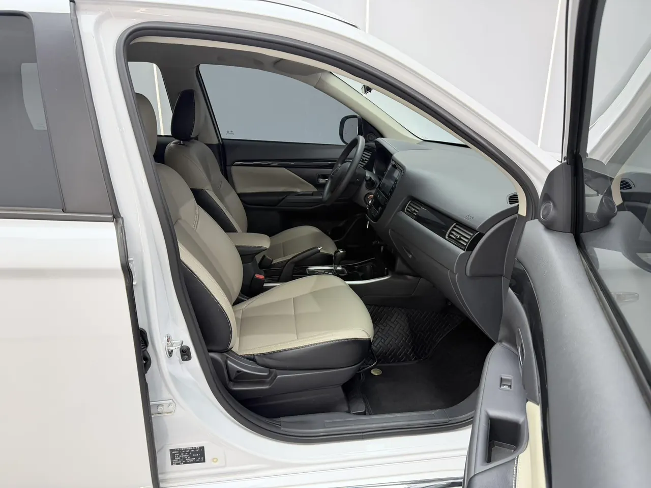 Mitsubishi 2021 Outlander 2.0 Stepless Two-Drive Smooth Edition 5-seat (Changed) Automatic Gear 16
