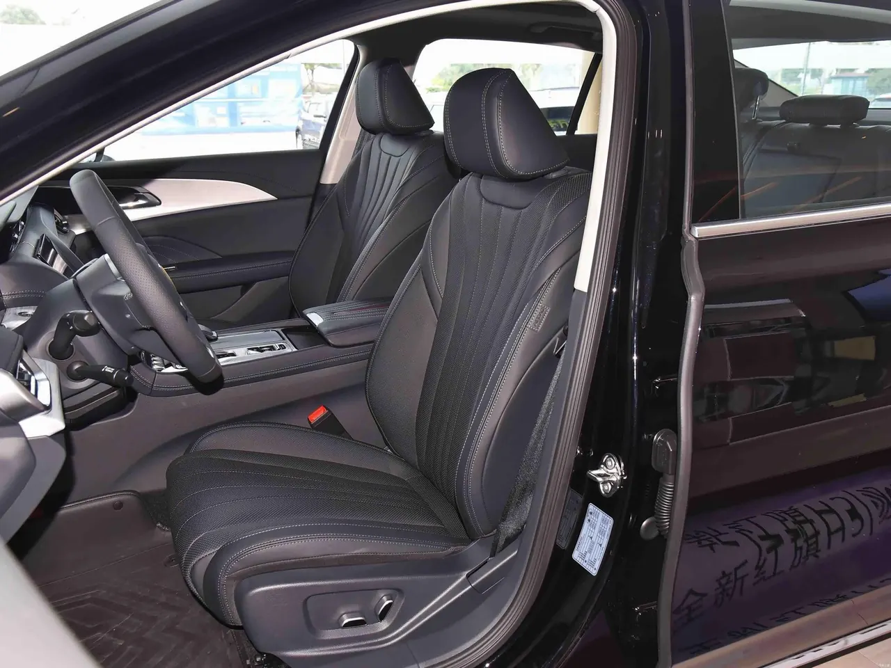 HongQi 2025 H5 2.0T Flag Chang 500000 Commemorative Automatic Gear 3