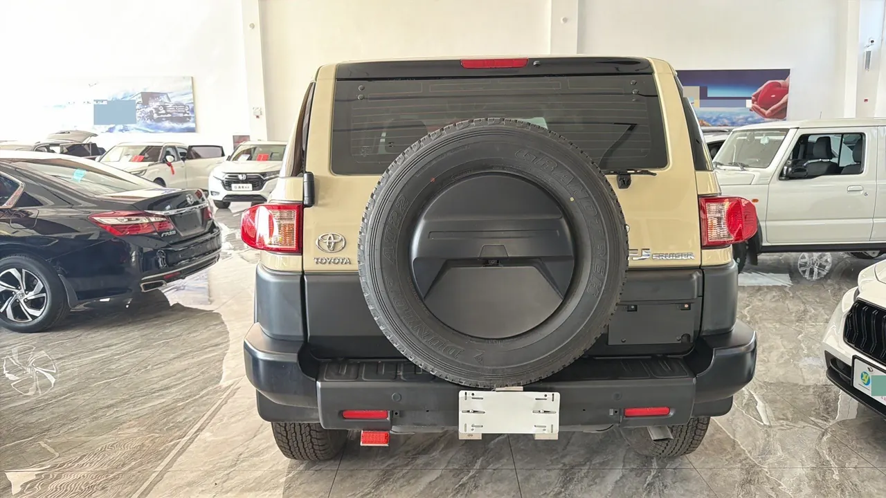 Toyota FJ Cool Road Ze (Imported) 2021 FJ Cool Road Ze 4.0 Middle East Edition Automatic Gear 8