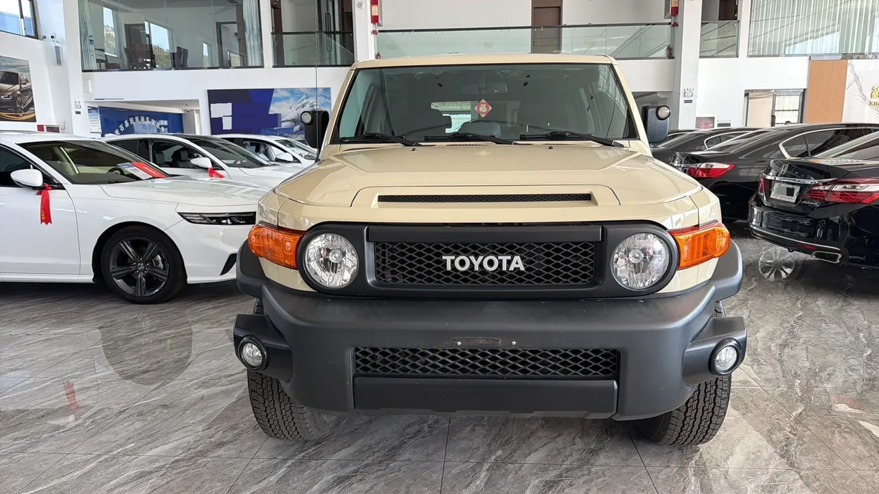 Toyota FJ Cool Road Ze (Imported) 2021 FJ Cool Road Ze 4.0 Middle East Edition Automatic Gear 9