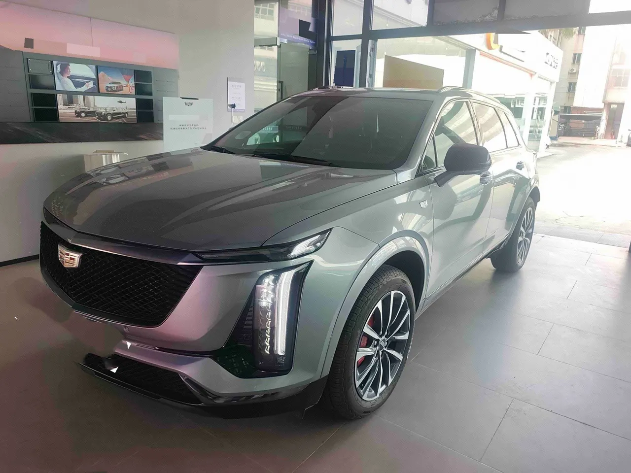 Cadillac 2025 XT5 48V 2.0T Luxury Automatic Gear - View 1