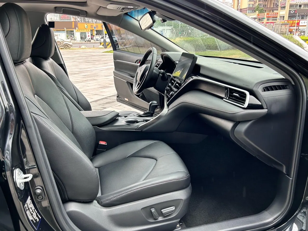 Toyota 2021 Camry 2.5G Deluxe Edition Automatic Gear 4