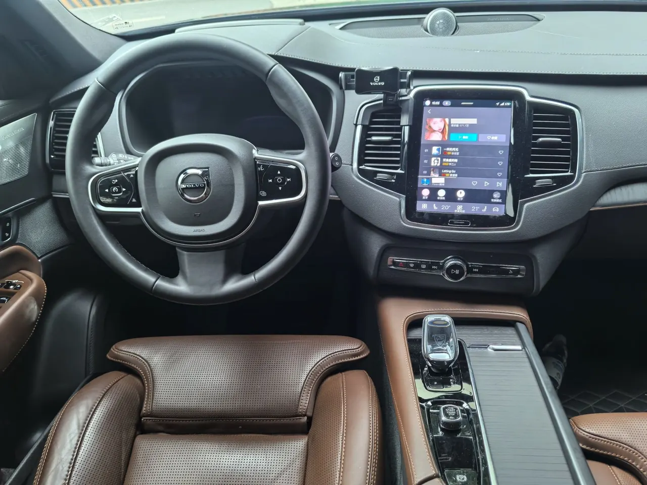 Volvo XC90 (Imported) 2024 XC90 48V 2.0T B6 Zhiya Deluxe Edition 7-seat Automatic Gear 10