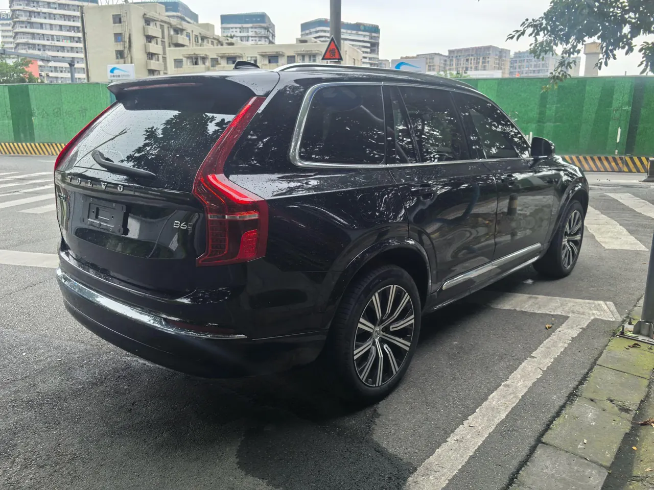Volvo XC90 (Imported) 2024 XC90 48V 2.0T B6 Zhiya Deluxe Edition 7-seat Automatic Gear 3