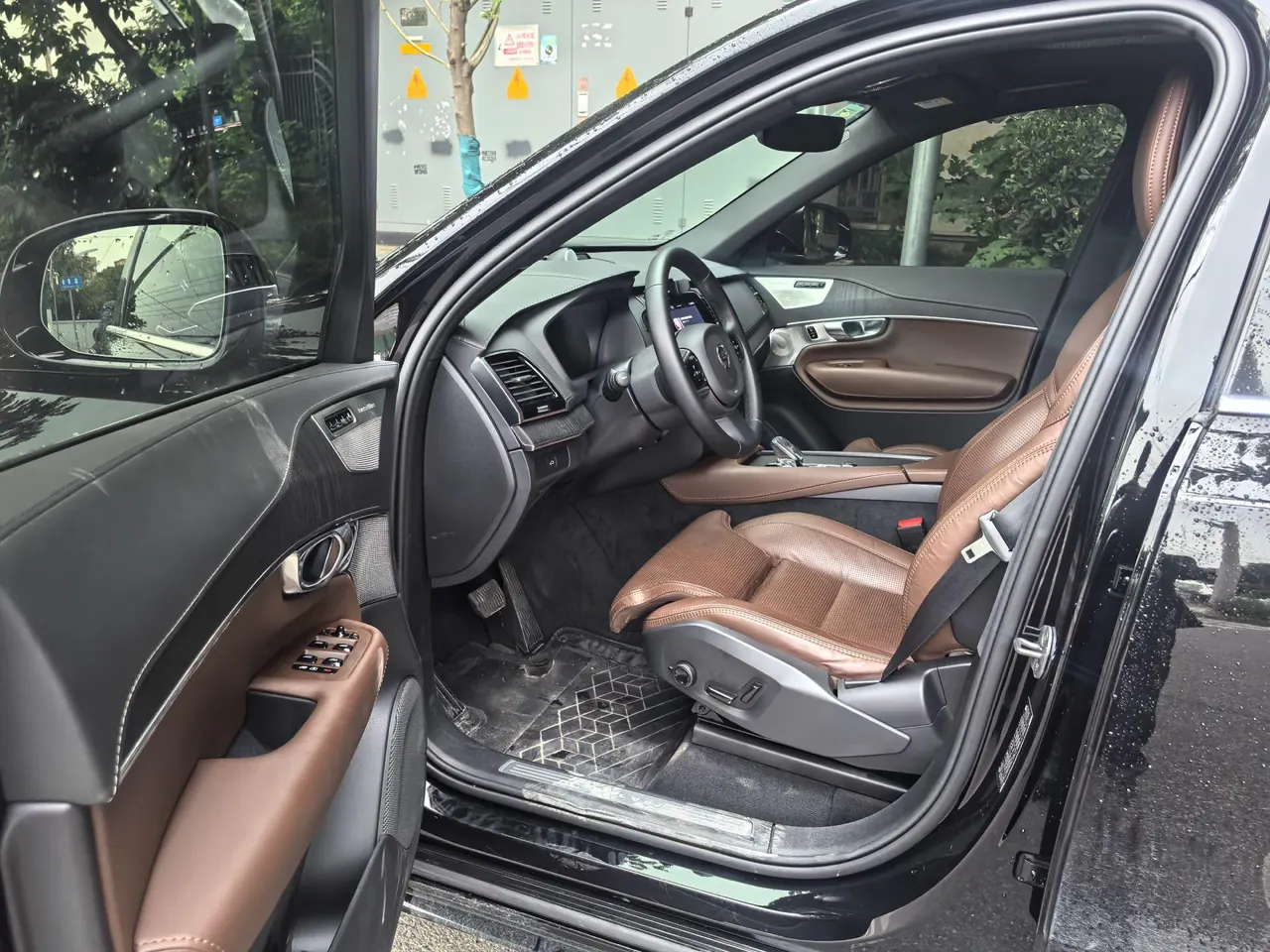 Volvo XC90 (Imported) 2024 XC90 48V 2.0T B6 Zhiya Deluxe Edition 7-seat Automatic Gear 5