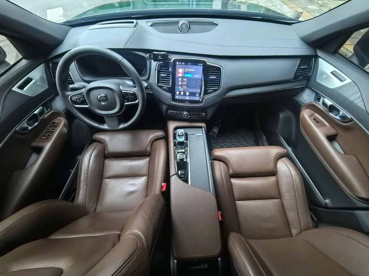 Volvo XC90 (Imported) 2024 XC90 48V 2.0T B6 Zhiya Deluxe Edition 7-seat Automatic Gear 9