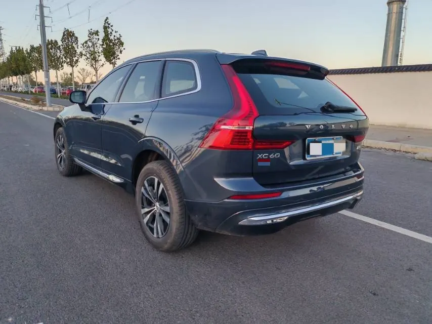 Volvo 2024 XC60 48V 2.0T B5 4-wheel-drive Zhiyi Deluxe Edition Automatic Gear 8