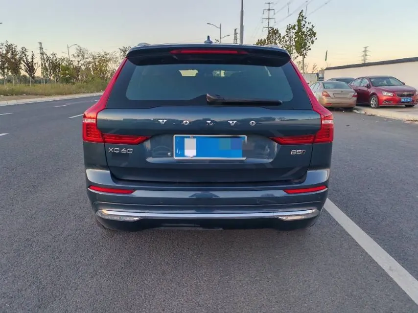 Volvo 2024 XC60 48V 2.0T B5 4-wheel-drive Zhiyi Deluxe Edition Automatic Gear 9