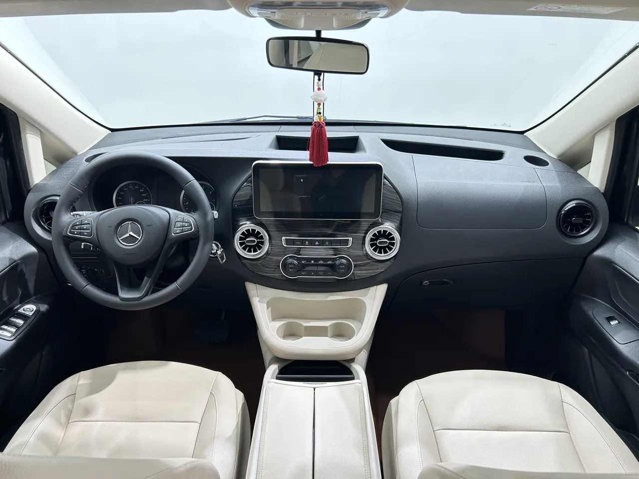 Mercedes Benz 2021 Vito 2.0T Elite Edition 7-seat Automatic Gear 4