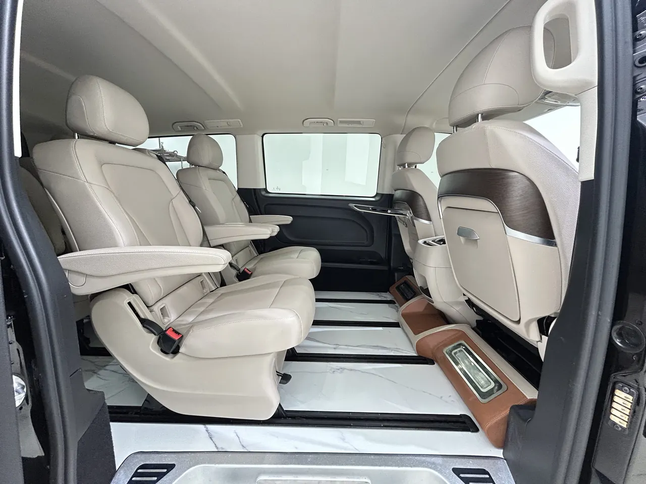 Mercedes Benz 2021 Vito 2.0T Elite Edition 7-seat Automatic Gear 5