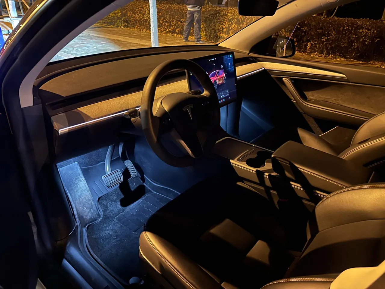 Tesla 2024 Model Y rear-wheel drive version automatic transmission 2