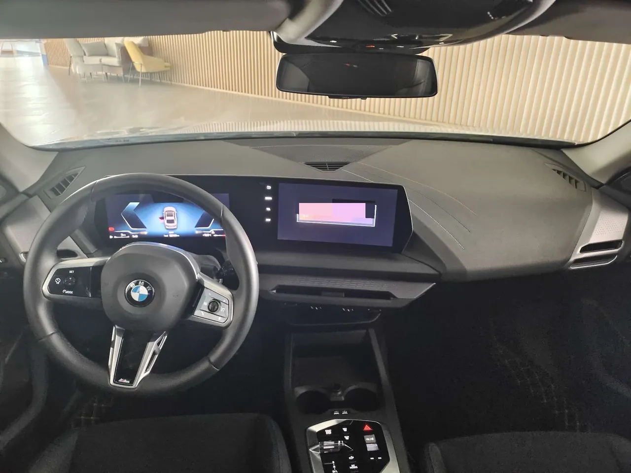 BMW 2 series 2025 225L 2.0T M sports obsidian night suit automatic gear 4