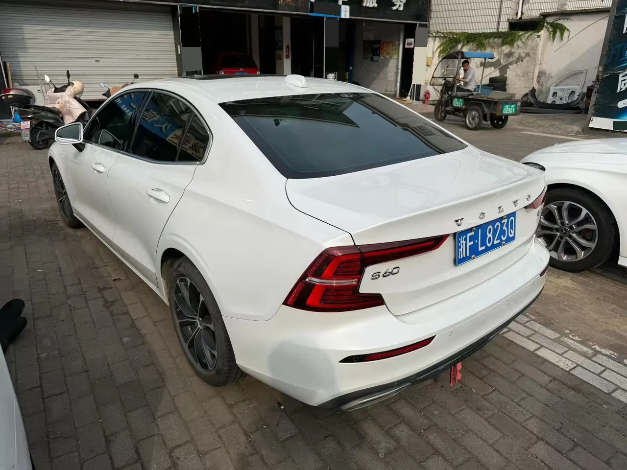 Volvo 2022 S60 48V 2.0T B4 Zhiyi Deluxe Edition Automatic Gear 2