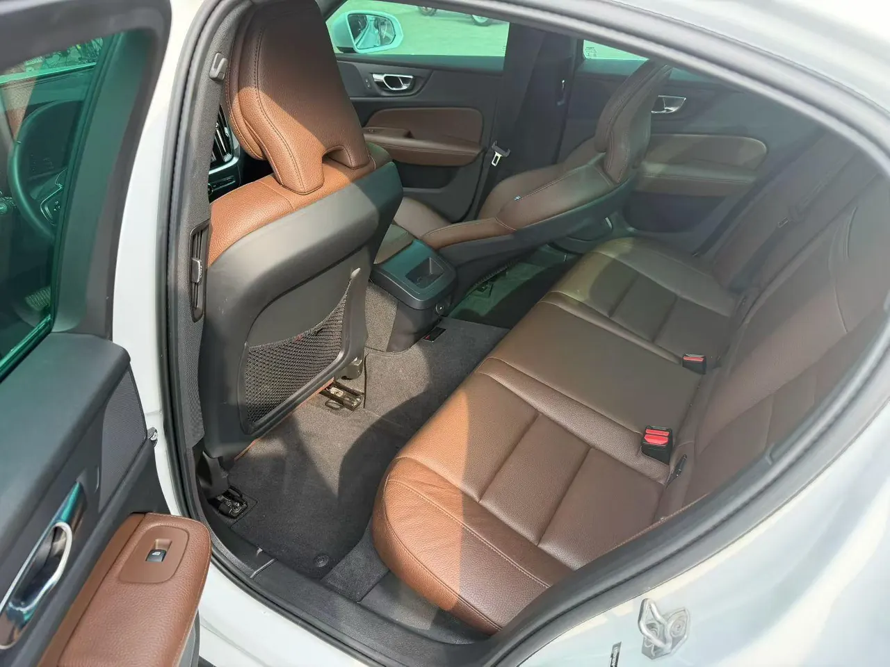 Volvo 2022 S60 48V 2.0T B4 Zhiyi Deluxe Edition Automatic Gear 5