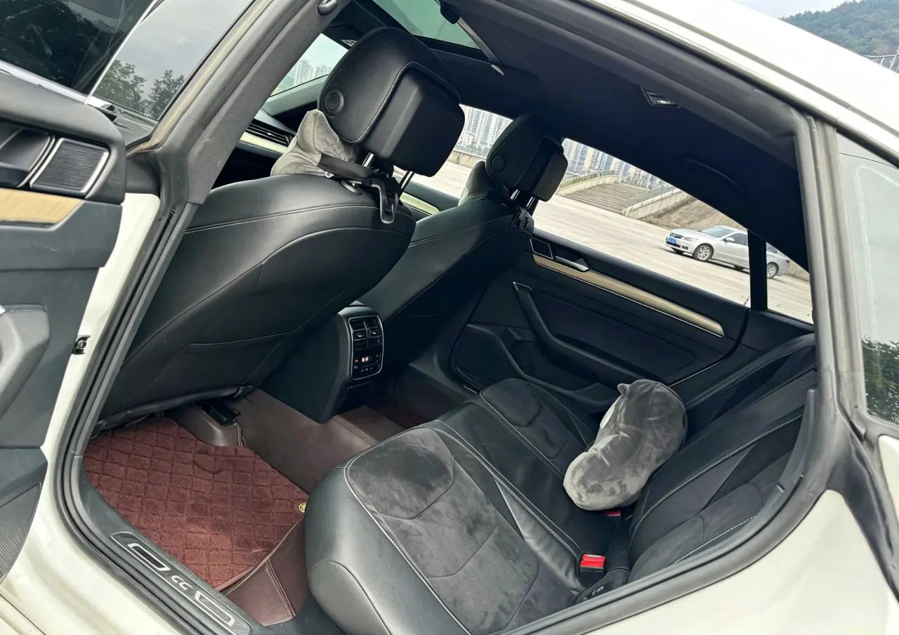 Volkswagen 2020 CC 2.0TSI 330TSI Huayan Edition Automatic Gear 6