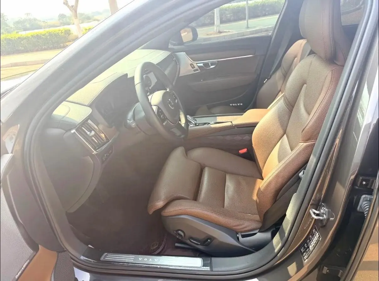Volvo 2021 S90 2.0T B5 Zhiyuan Deluxe Edition Automatic Gear 3