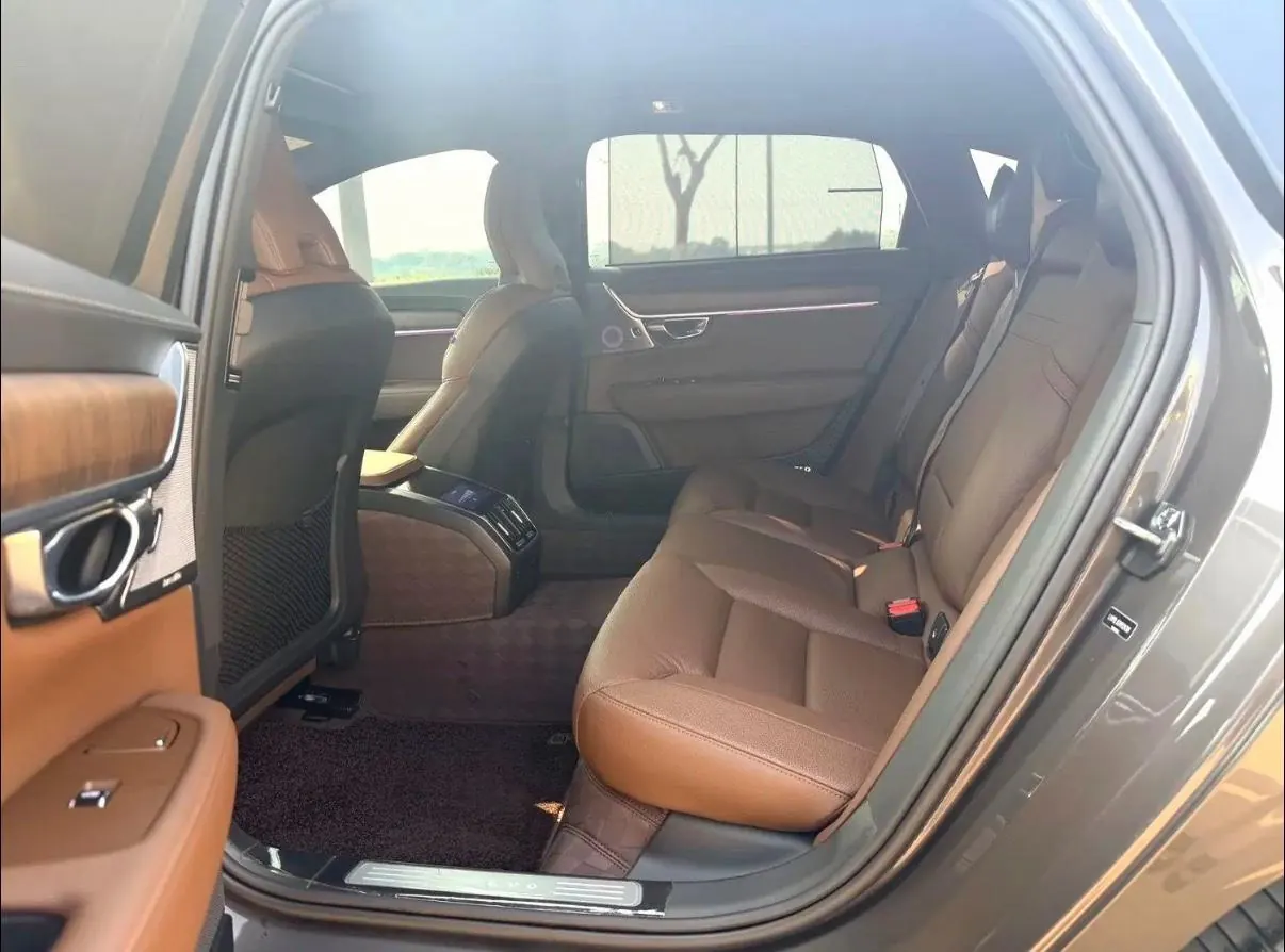 Volvo 2021 S90 2.0T B5 Zhiyuan Deluxe Edition Automatic Gear 4