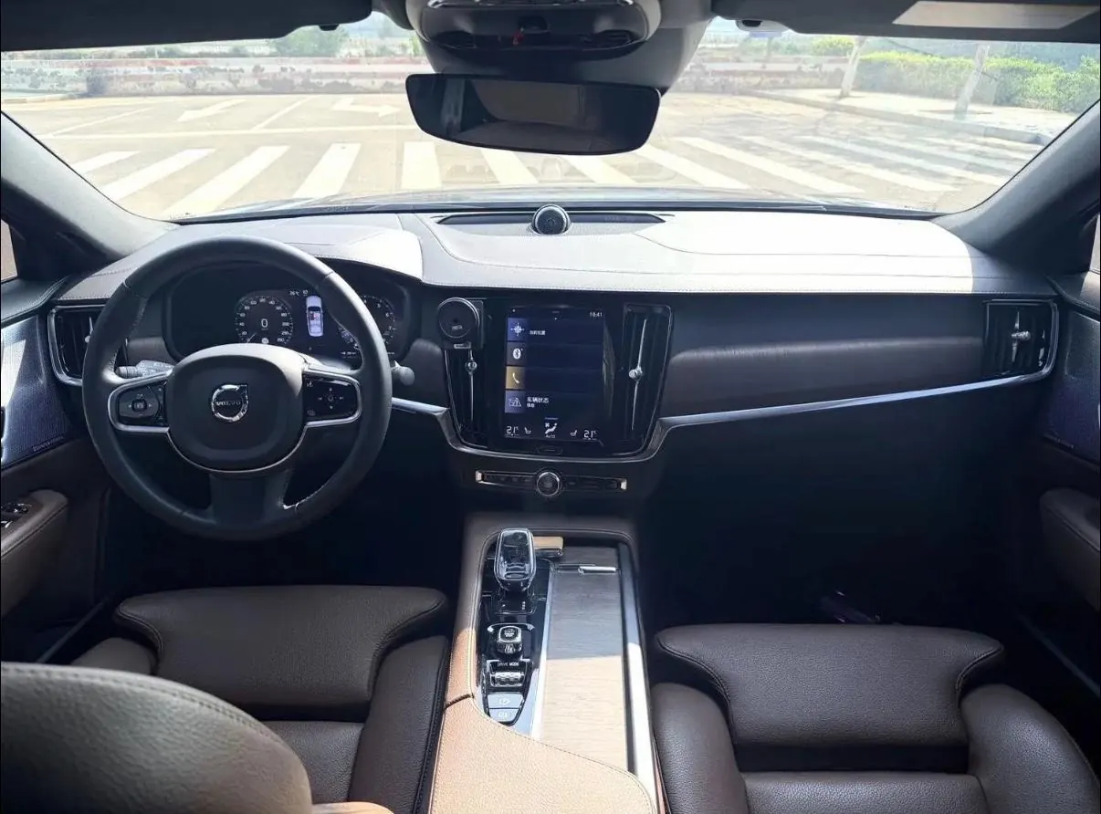 Volvo 2021 S90 2.0T B5 Zhiyuan Deluxe Edition Automatic Gear 5