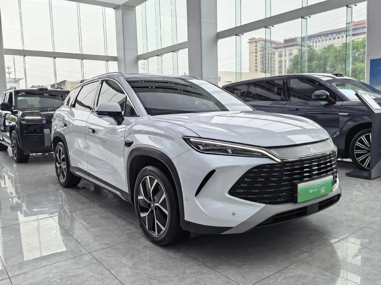 BYD 2025 Song L DM-i 1.5 Stepless Smart Driving Edition 160km Exceed Automatic Transmission 3