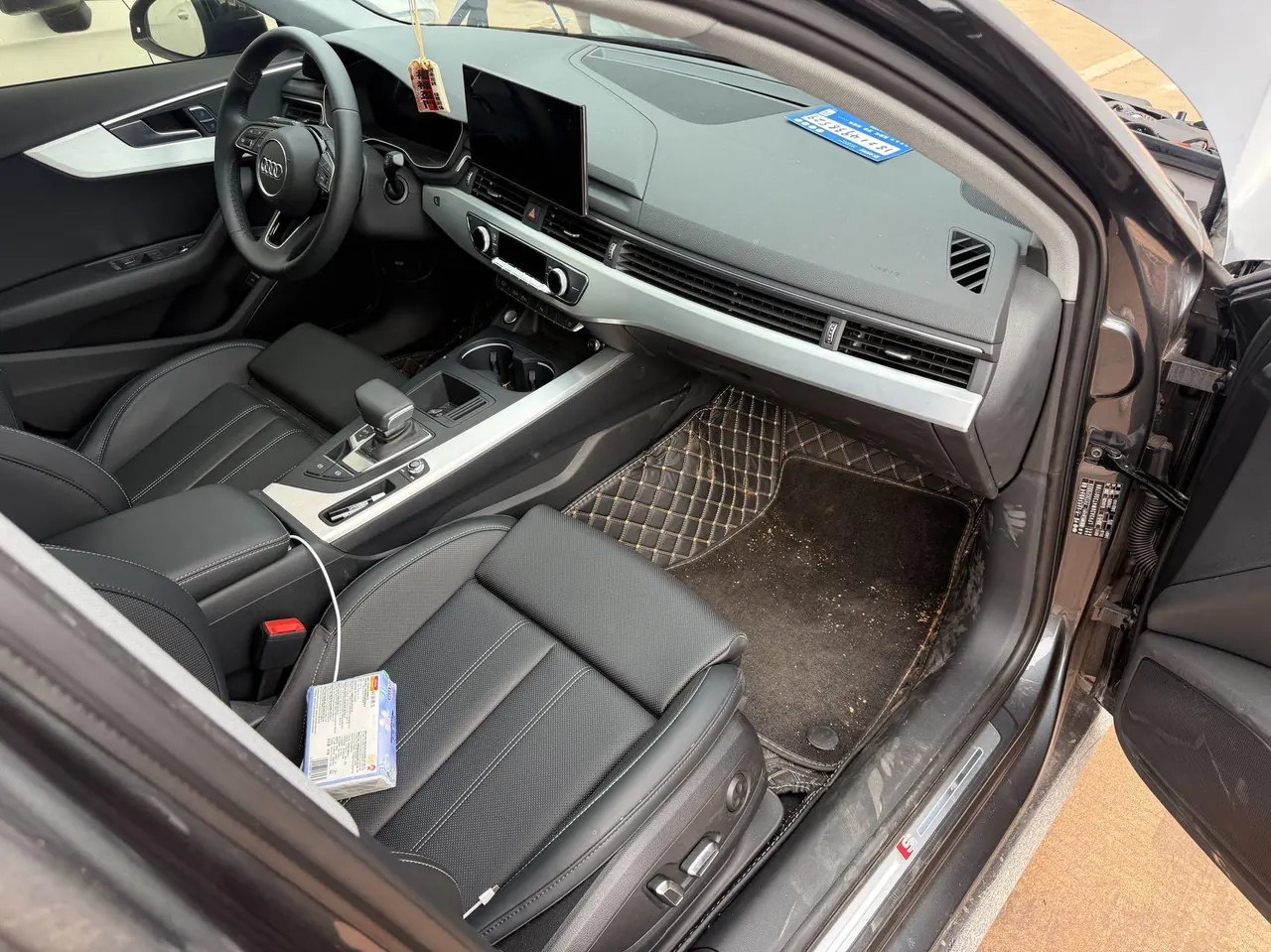 Audi 2025 A4L 2.0TFSI 40TFSI 2 million Yuexiang Edition Fashion Dynamic Automatic Gear 10
