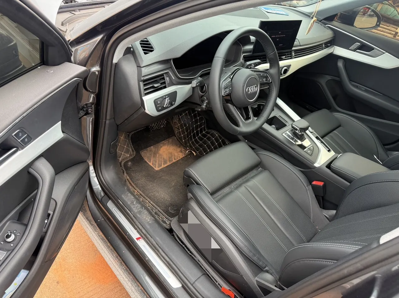 Audi 2025 A4L 2.0TFSI 40TFSI 2 million Yuexiang Edition Fashion Dynamic Automatic Gear 4