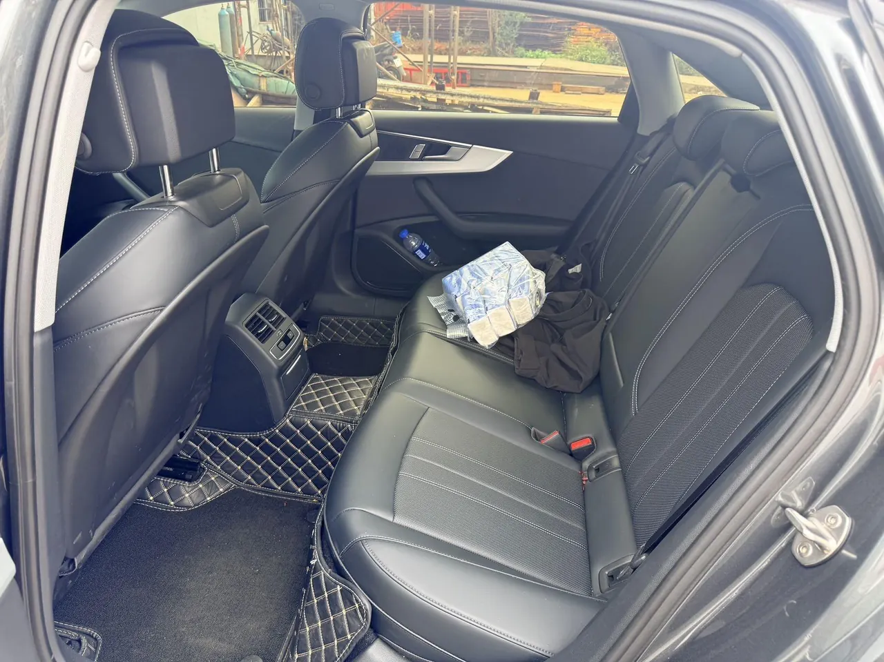Audi 2025 A4L 2.0TFSI 40TFSI 2 million Yuexiang Edition Fashion Dynamic Automatic Gear 5