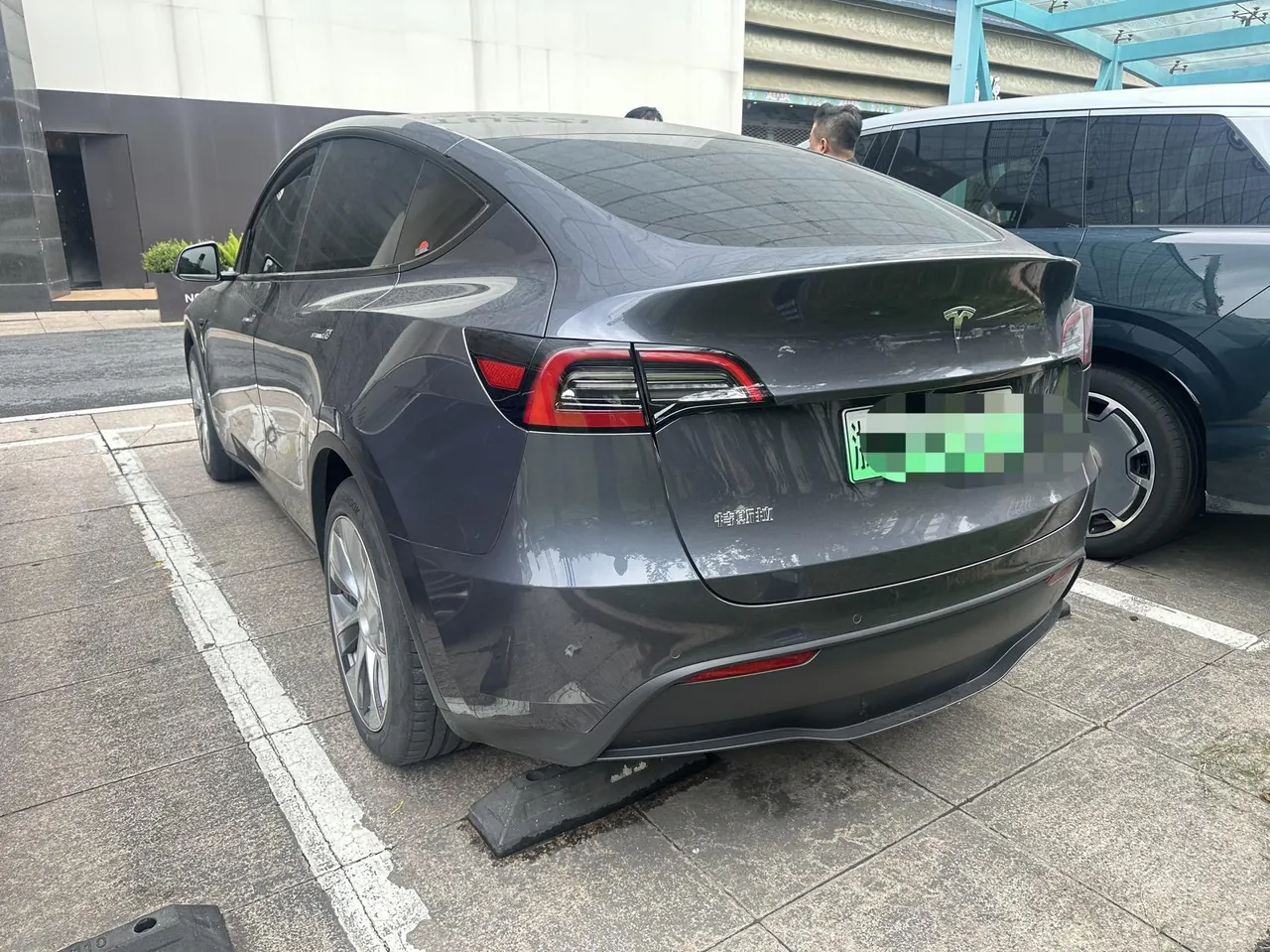 Tesla 2021 Model Y Standard Endurance Rear Drive Automatic Gear 4